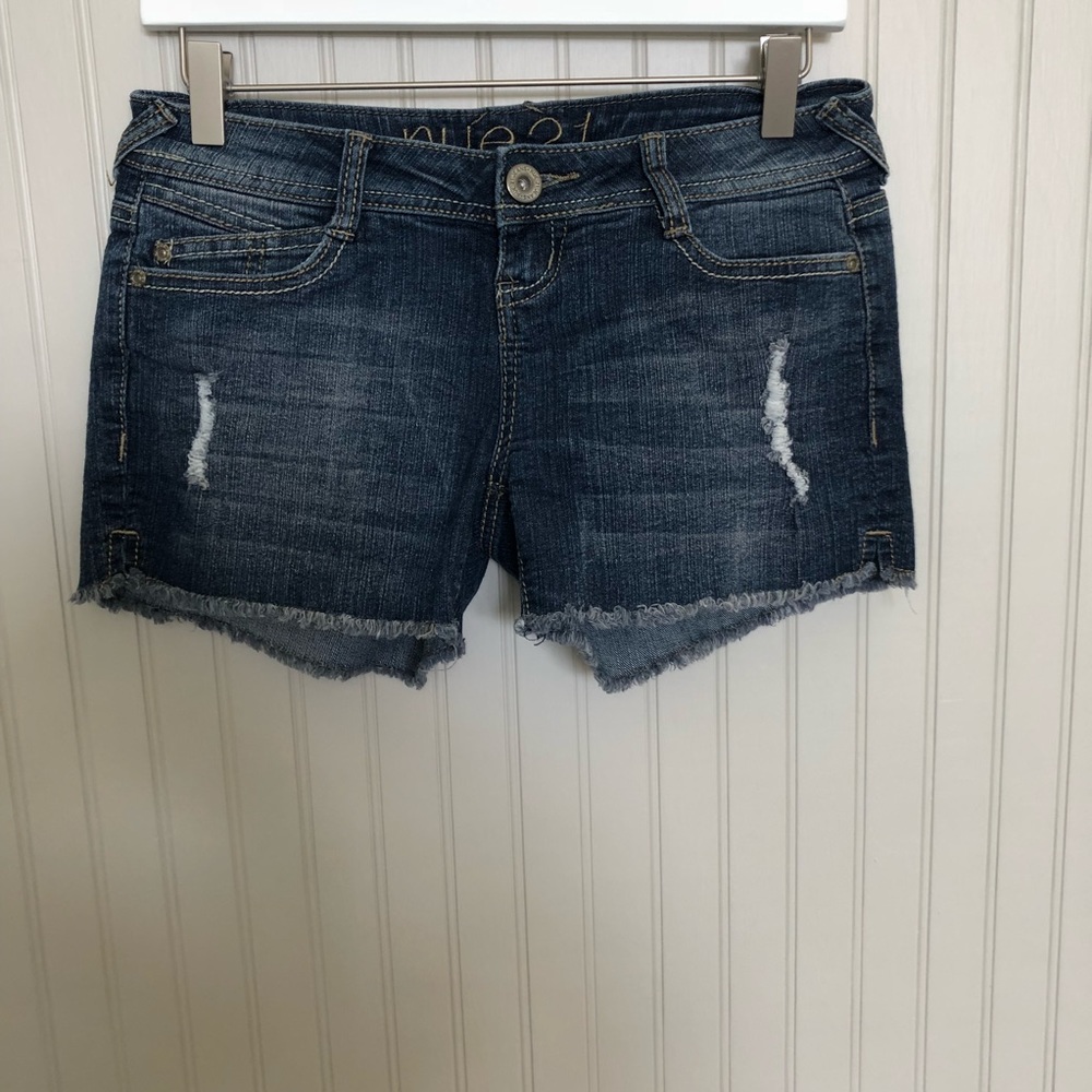 FINAL Distressed Cutoff Denim Shorts